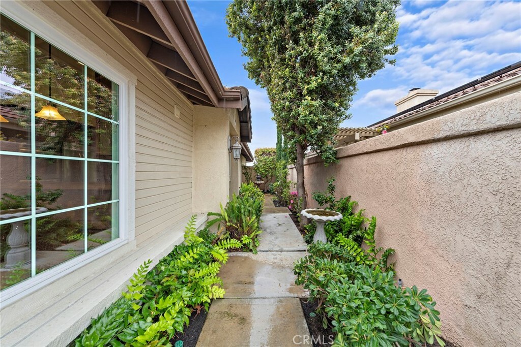 Property Photo:  27571 Paseo Castile  CA 92675 