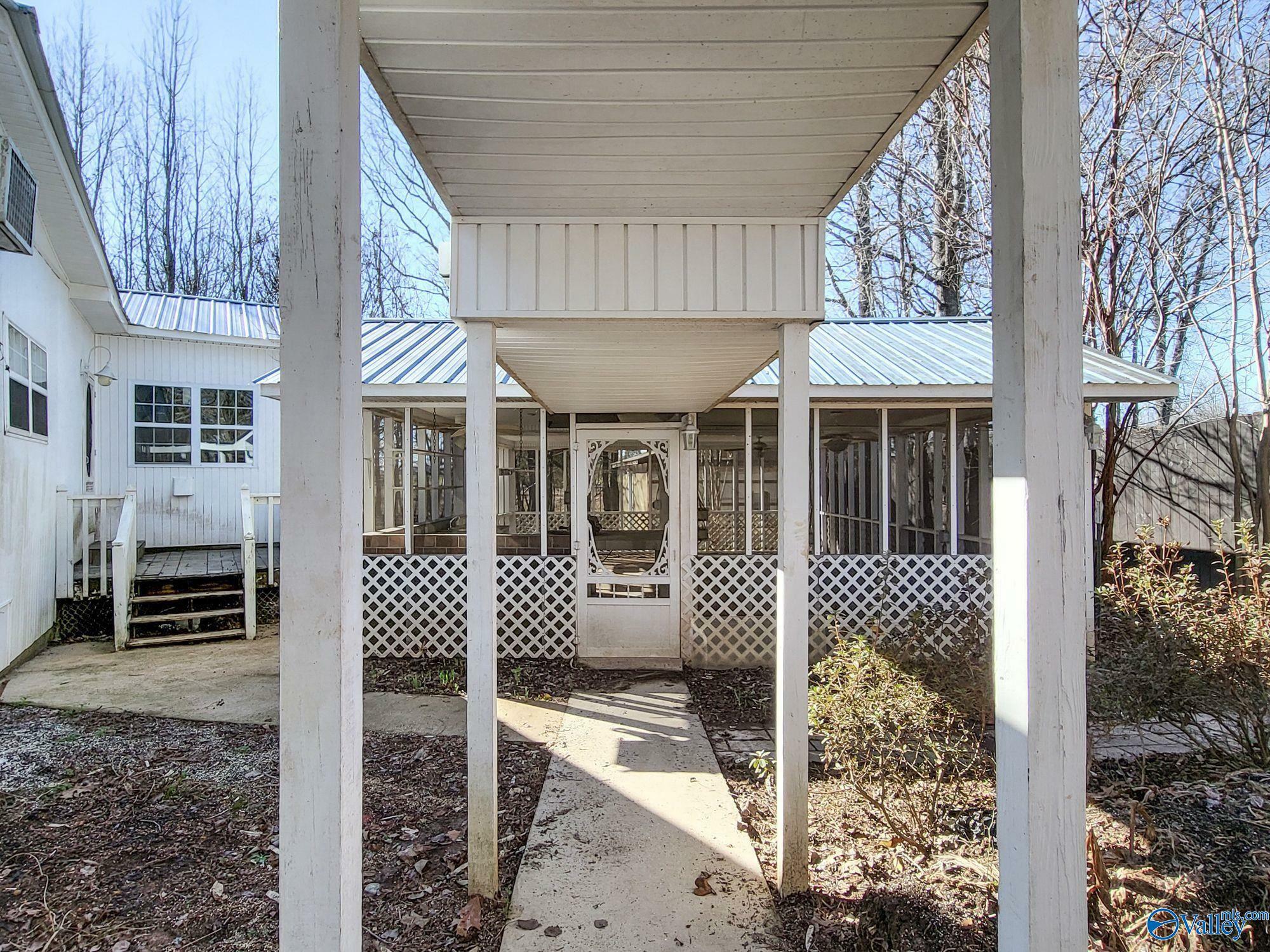 Property Photo: 28535 Pettusville Road AL 35620