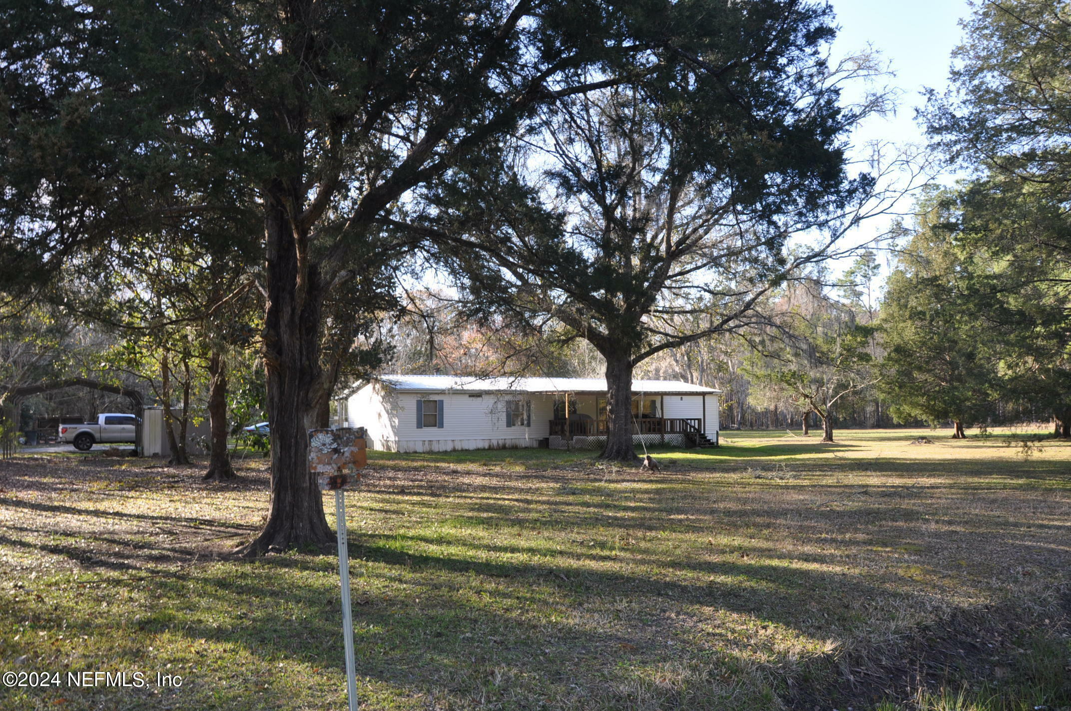 Property Photo: 16750 NE 19th Avenue FL 32091