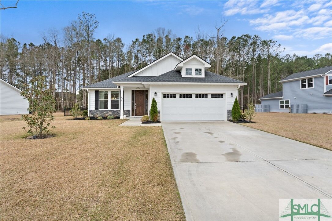 Property Photo:  165 Enclave Boulevard  GA 31419