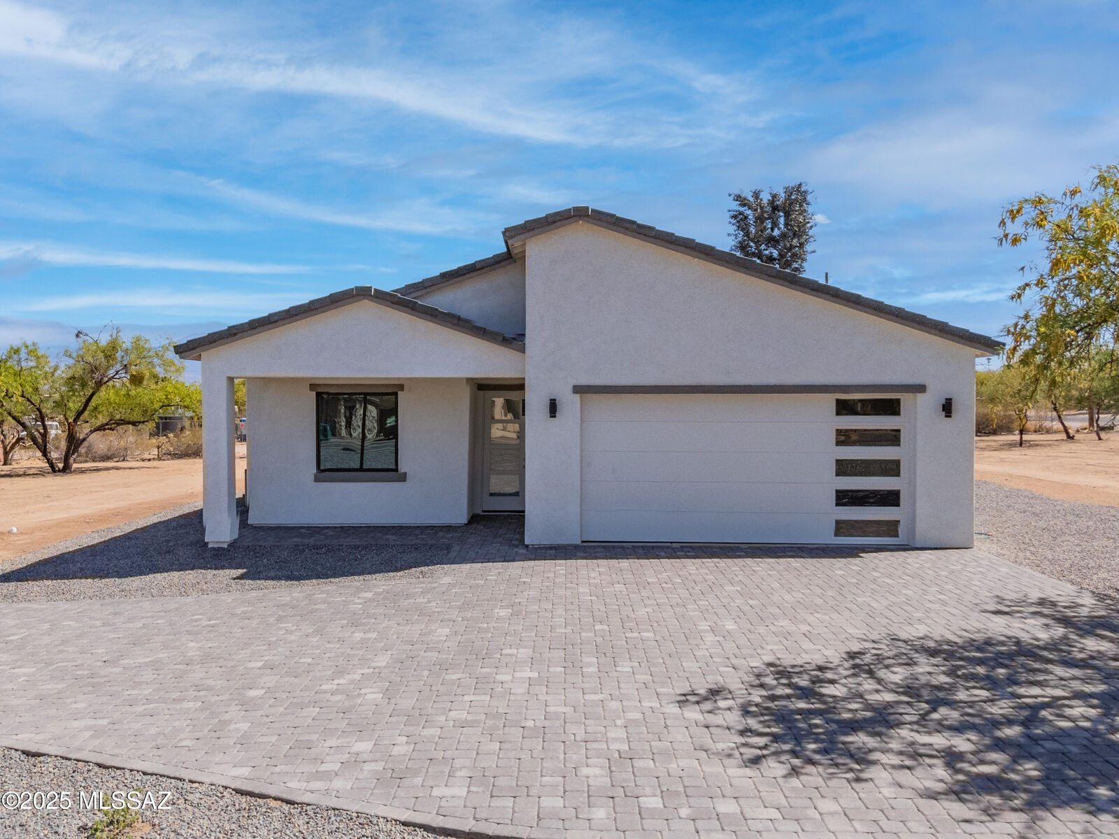 Property Photo:  991 W Calle De Marzo  AZ 85614 