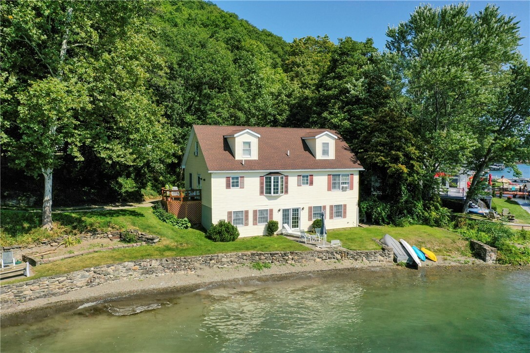 Property Photo:  8922 W Lake Road  NY 14840 