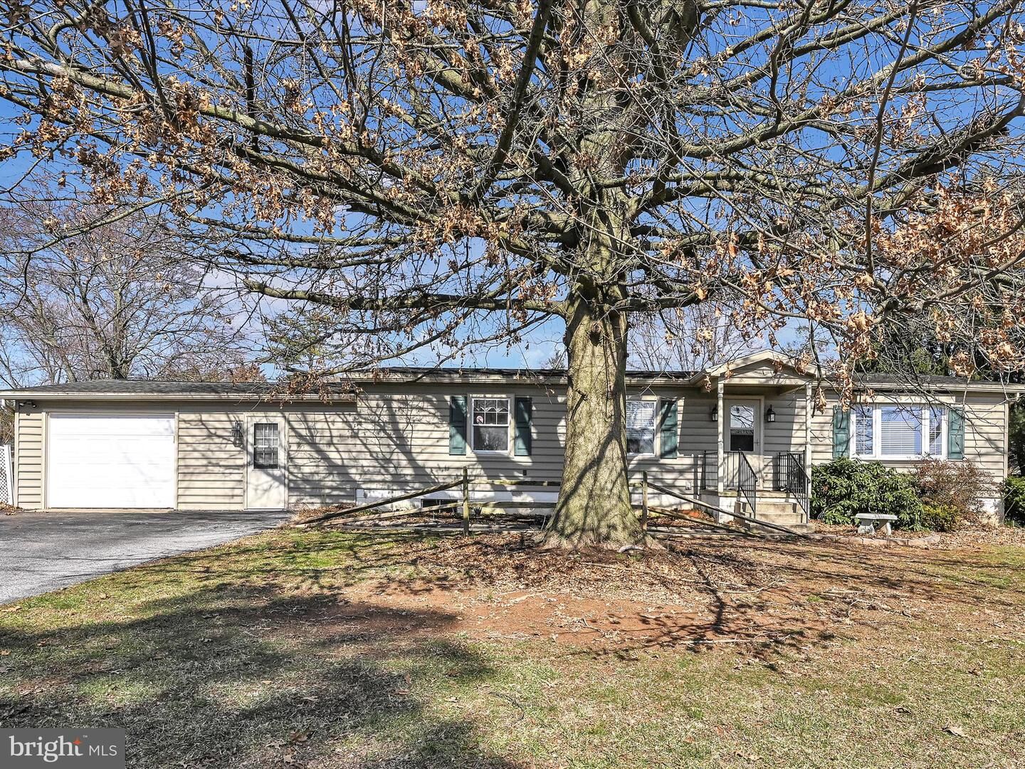 Property Photo: 3201 Oakland Road PA 17315