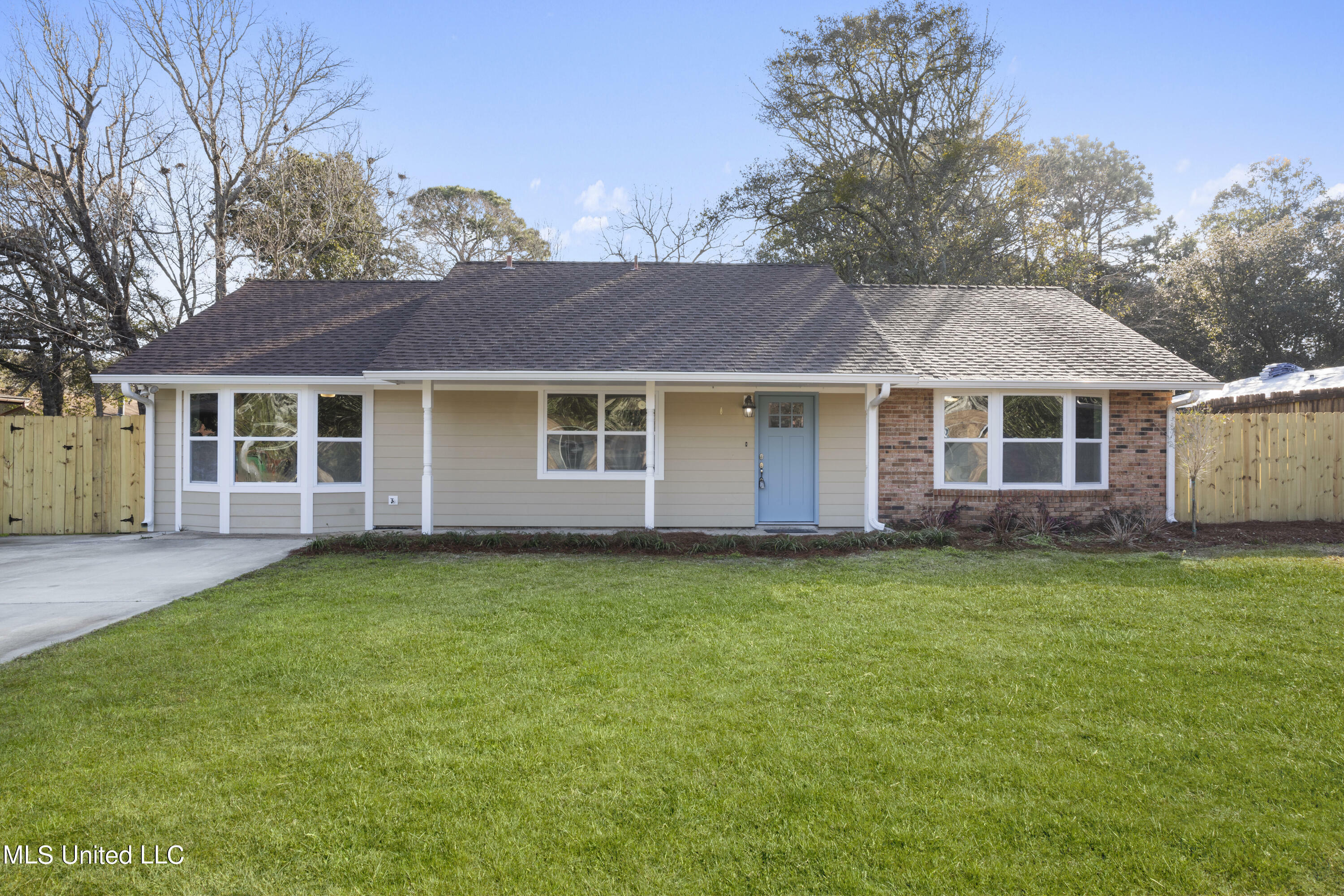 Property Photo:  1716 S 1st Street  MS 39564 