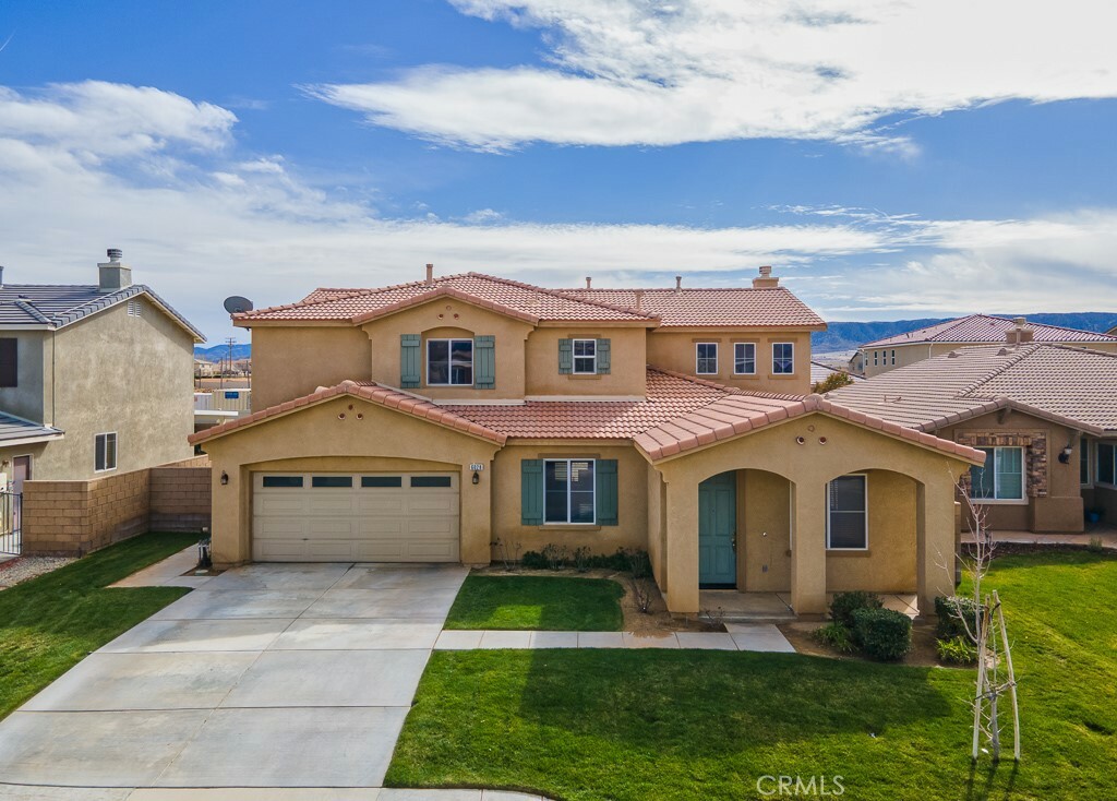 Property Photo:  6028 Starview Drive  CA 93536 