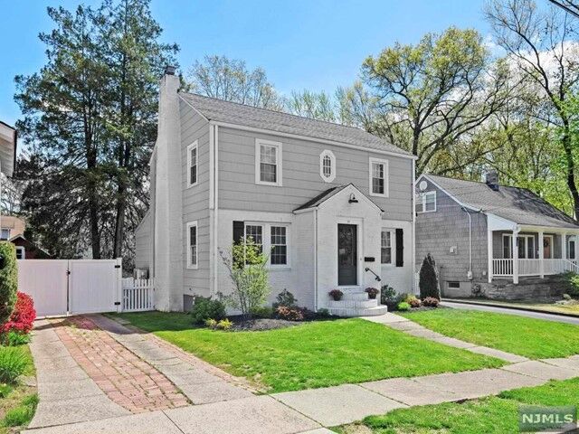 11 Summit Avenue  Westwood NJ 07675 photo