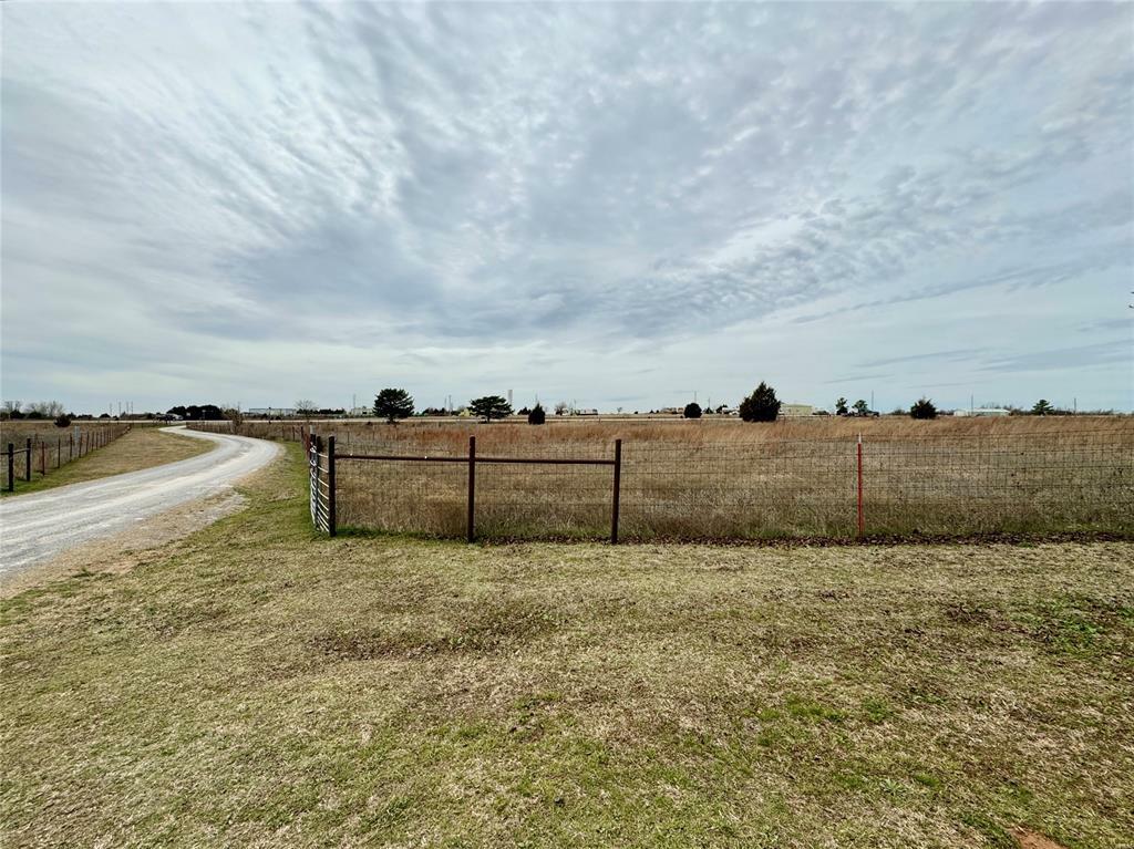 Property Photo:  2123 N Highway 81  OK 73018 