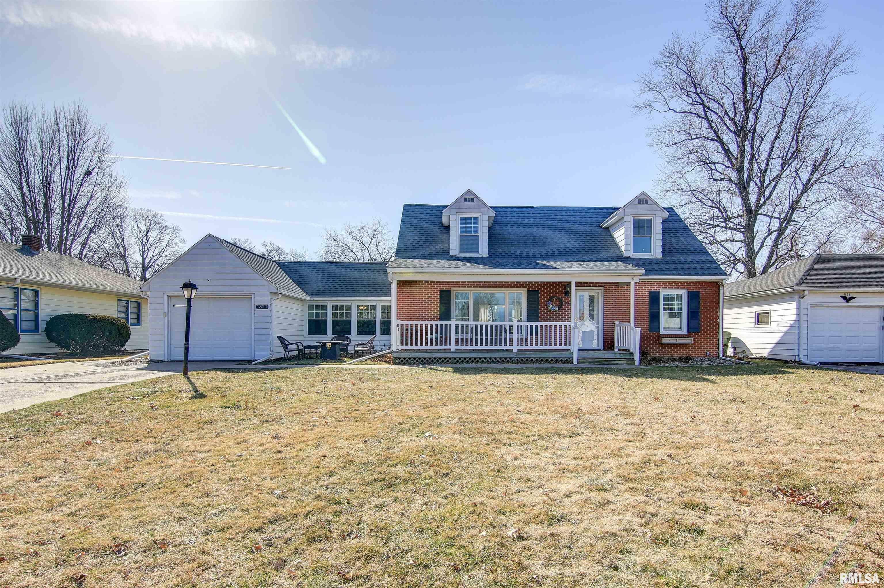 Property Photo:  1821 8th Avenue South  IA 52732 