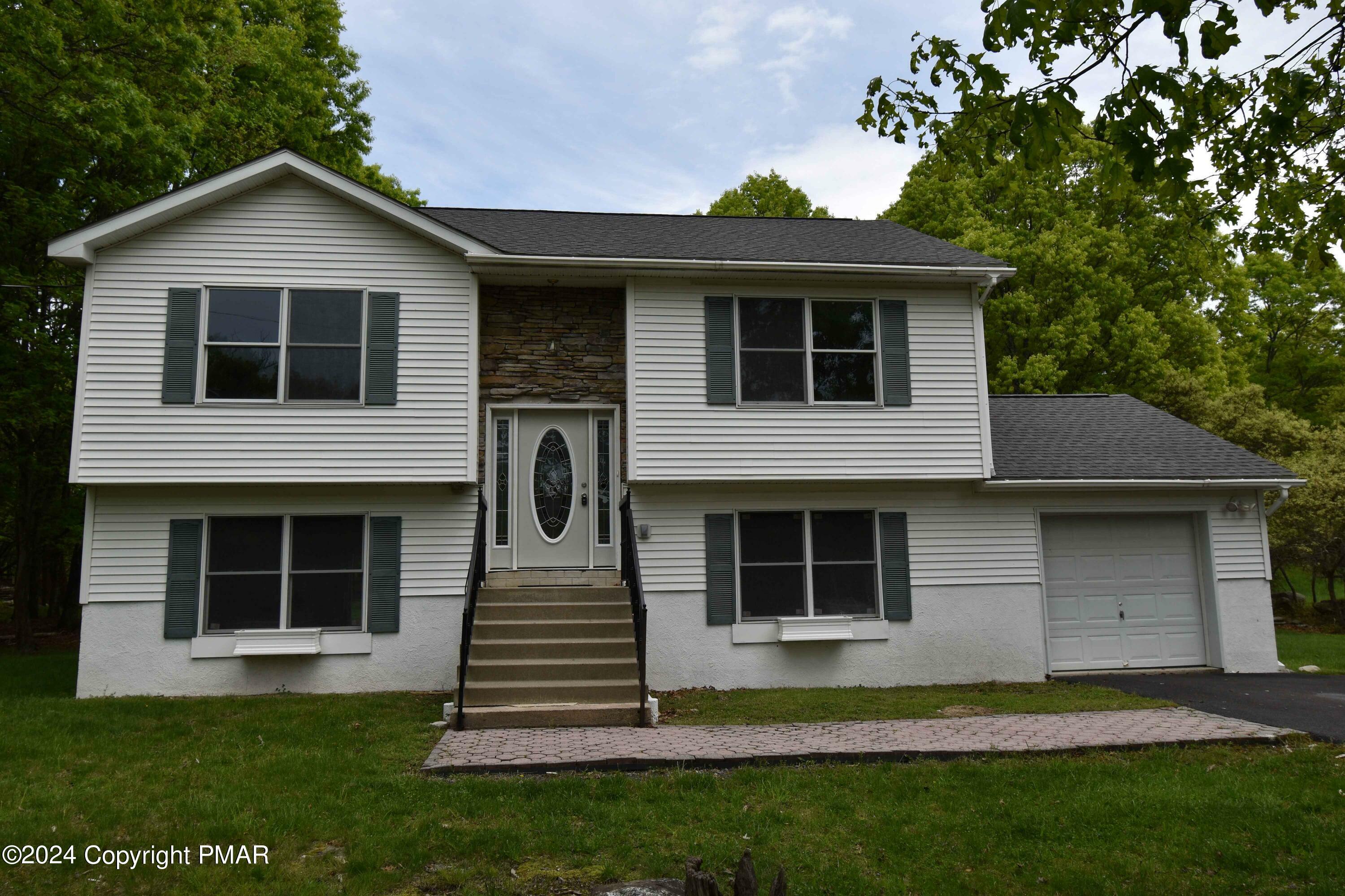 Property Photo:  1158 Steele Circle  PA 18324 