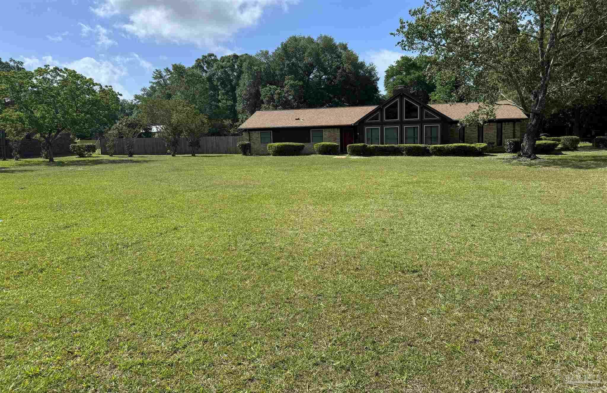 Property Photo:  4837 Skipper Ln  FL 32571 