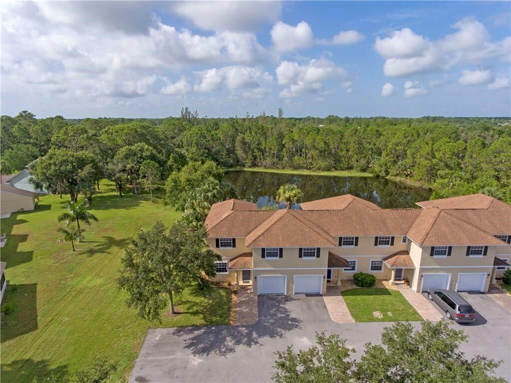 Property Photo:  2390 Vero South Circle 3  FL 32962 