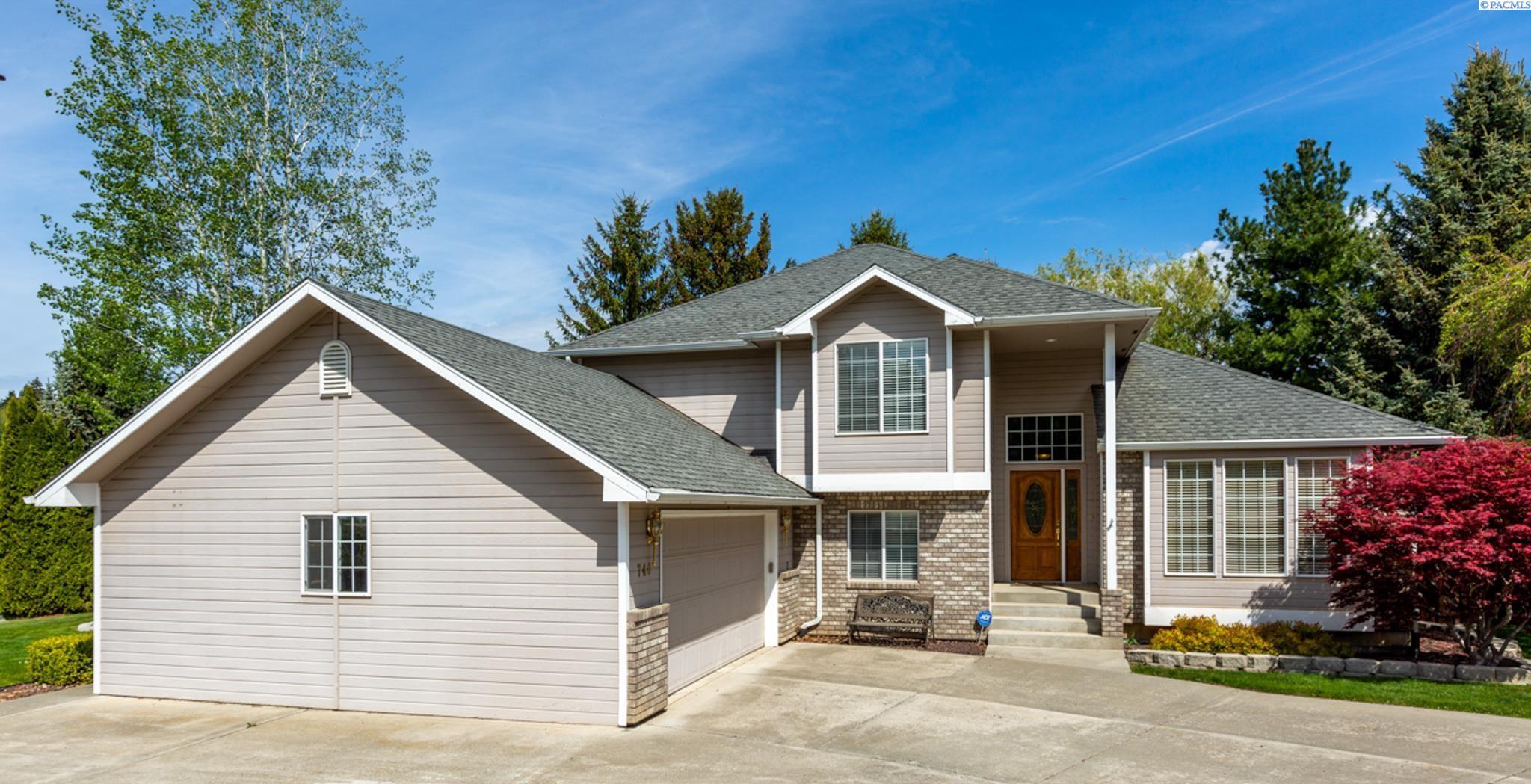 Property Photo: 740 SE Meadow Vale Dr WA 99163