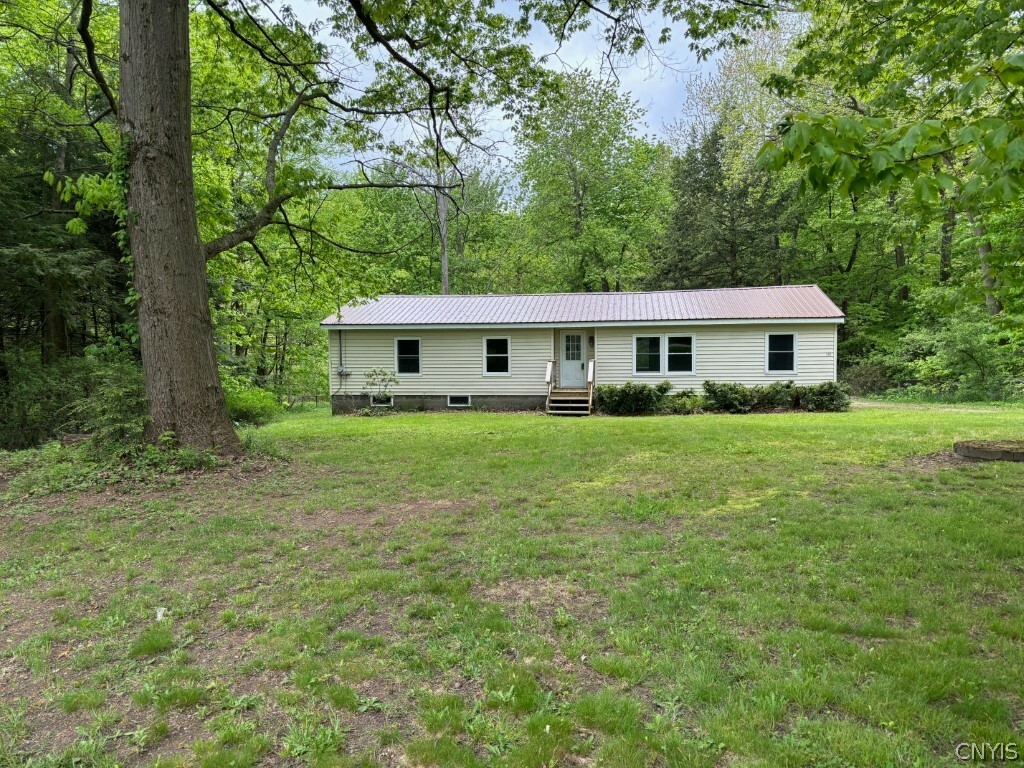 Property Photo:  113 Hickory Grove Drive  NY 13126 