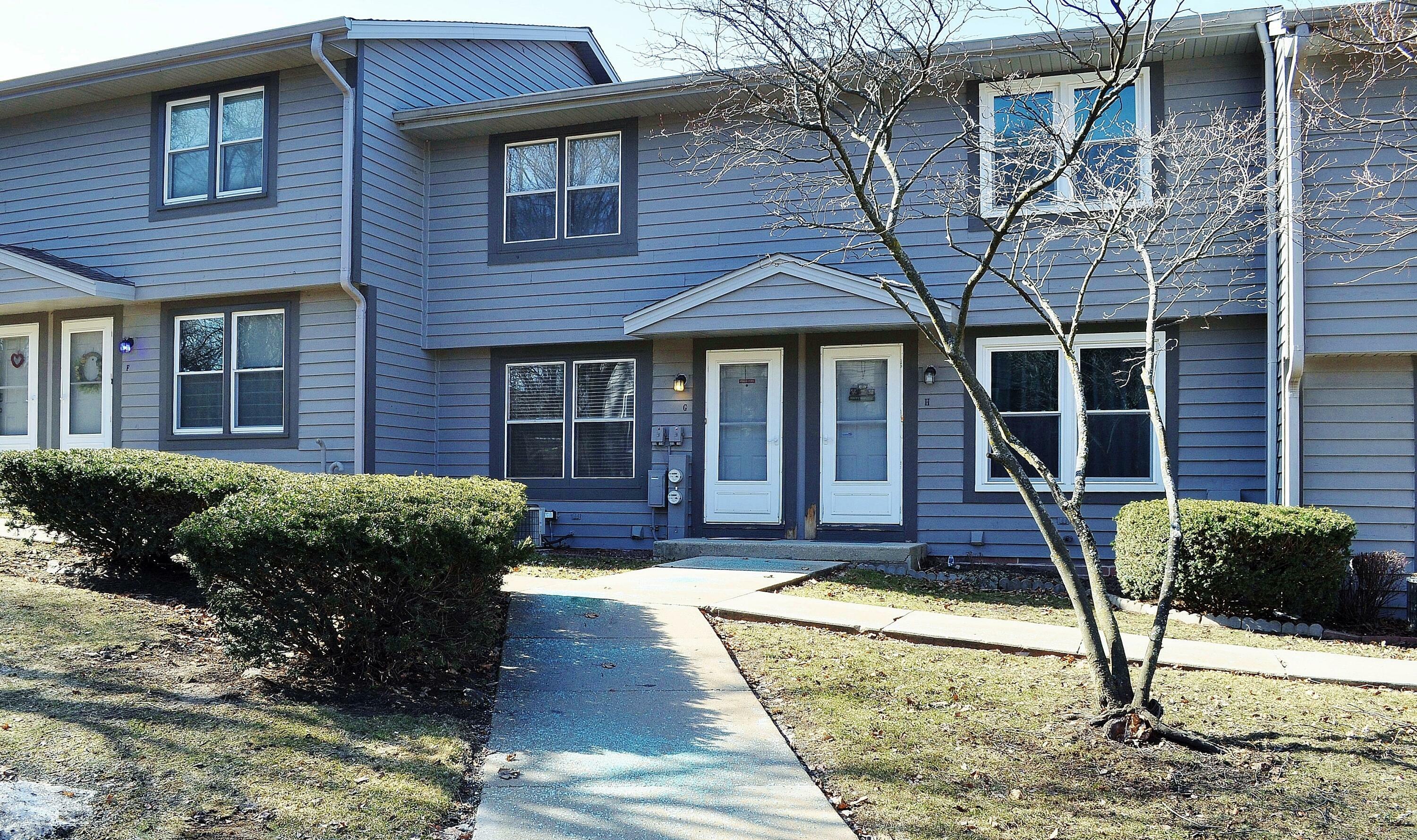 Property Photo:  1827 Paramount Dr G  WI 53186 