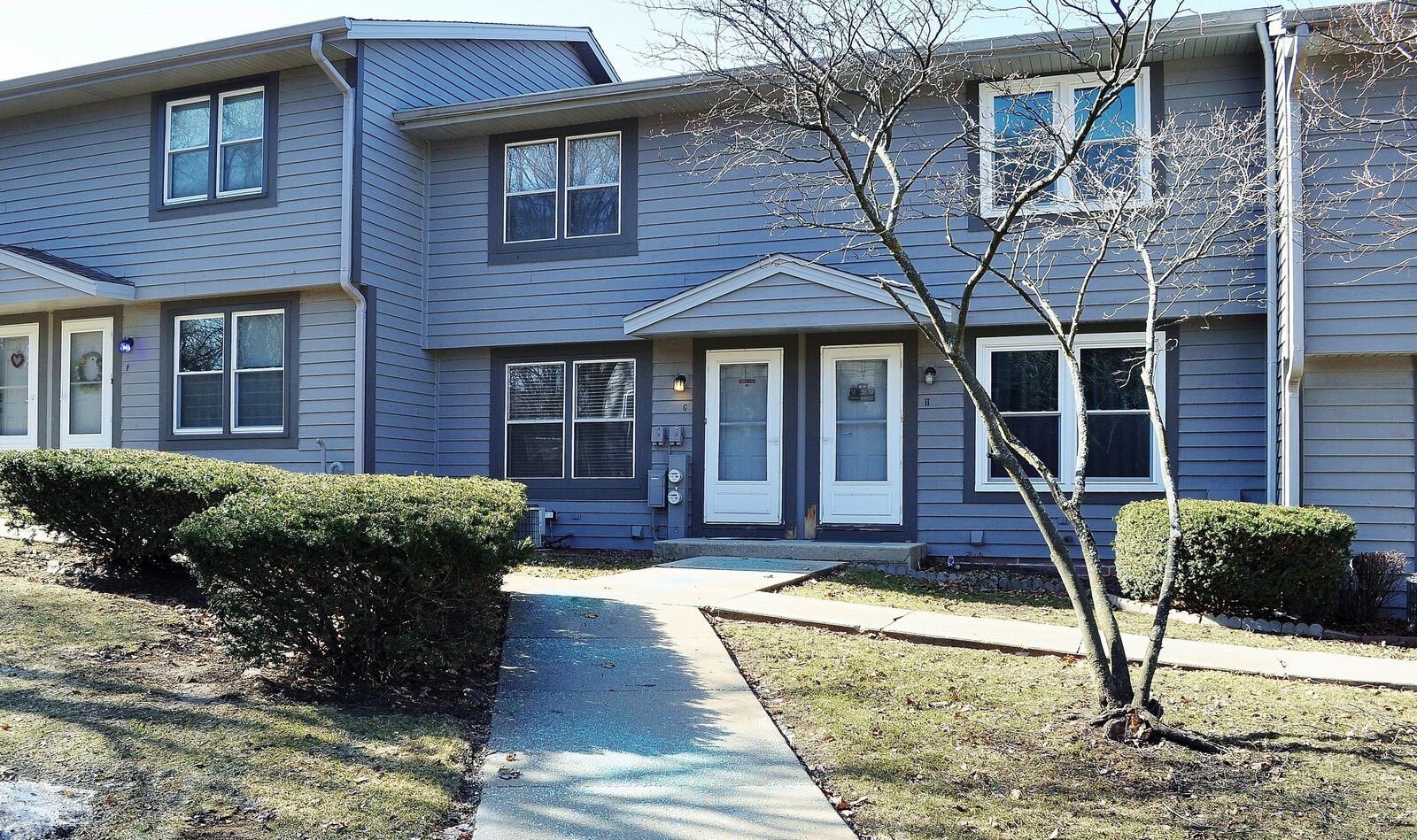 Property Photo:  1827 Paramount Dr  WI 53186 