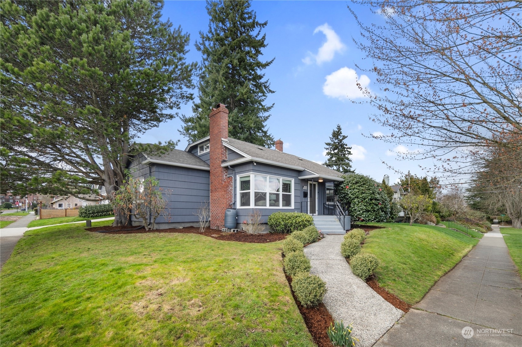 Property Photo:  1504 N Cedar Street  WA 98406 