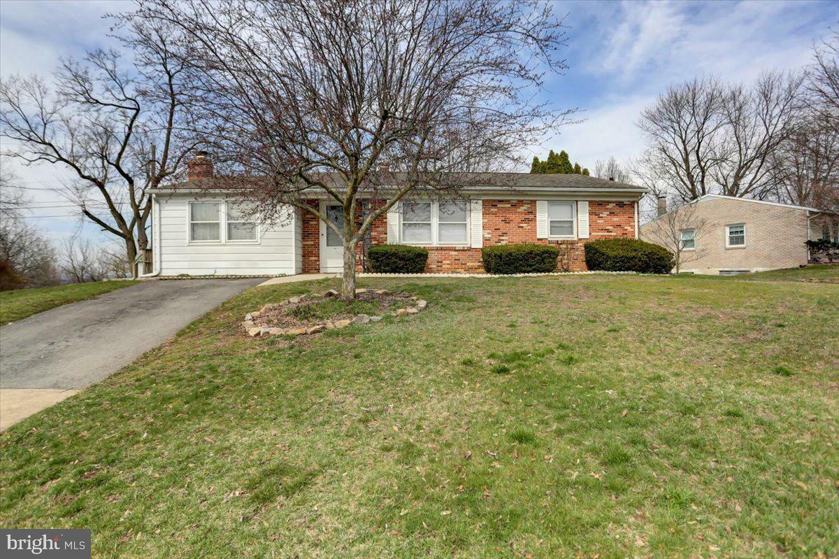 Property Photo:  303 Reservoir Avenue  PA 17268 