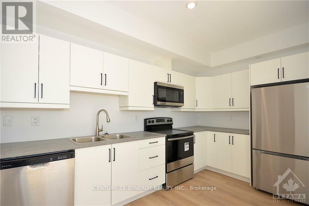 Property Photo:  7 Maple Avenue 306  ON K7A 1Z4 