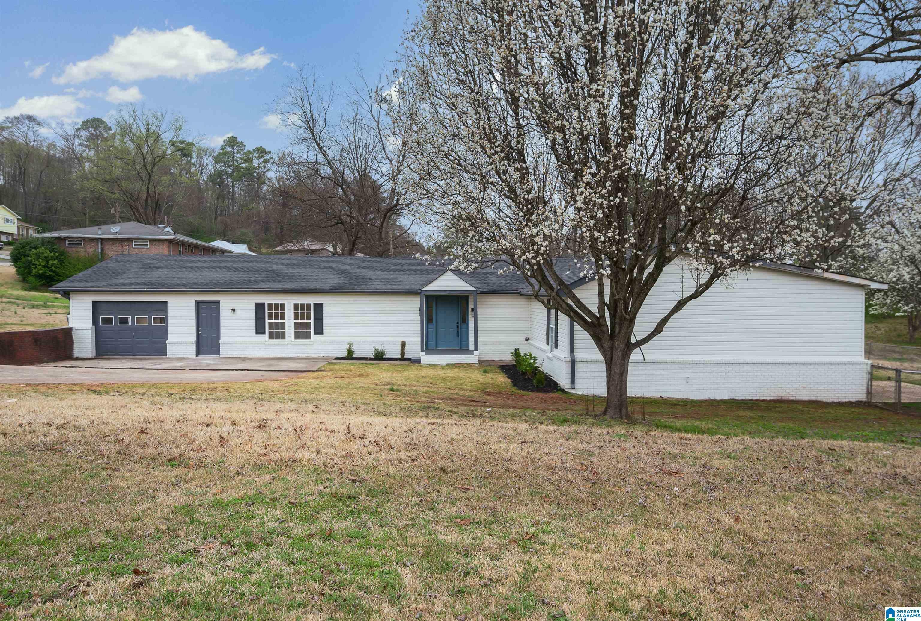 Property Photo:  113 Hillside Drive  AL 35023 