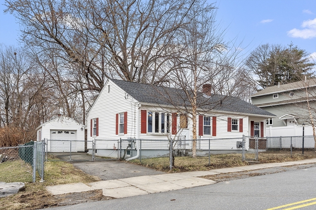 Property Photo:  14 Bowen Pl  MA 01453 