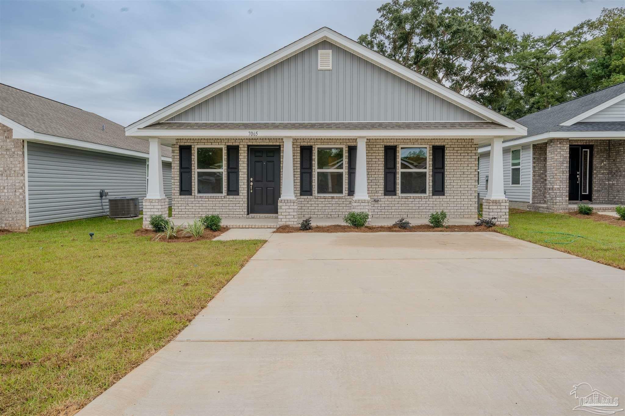 Property Photo: 418 Kingsbridge Dr 18C FL 32533