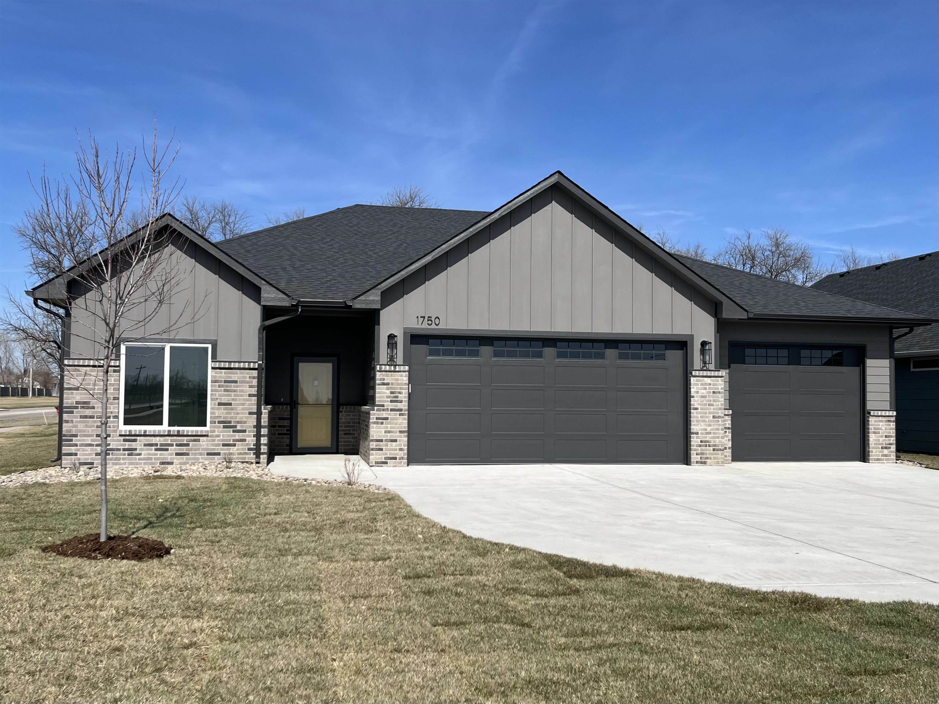 Property Photo:  1750 N Forestview Ct  KS 67235 
