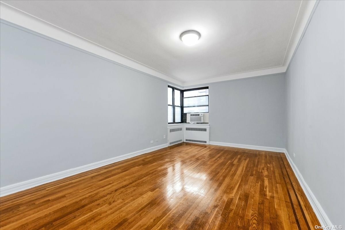 Property Photo:  155-01 90th Avenue 5U  NY 11432 