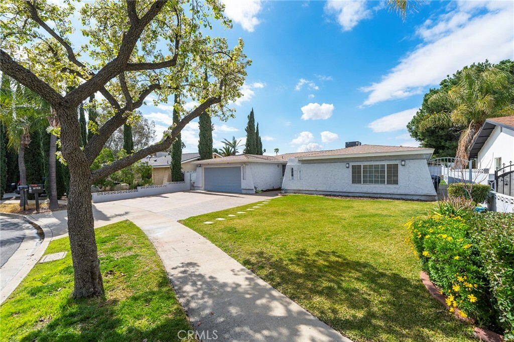 Property Photo:  8756 Boxwood Court  CA 92335 