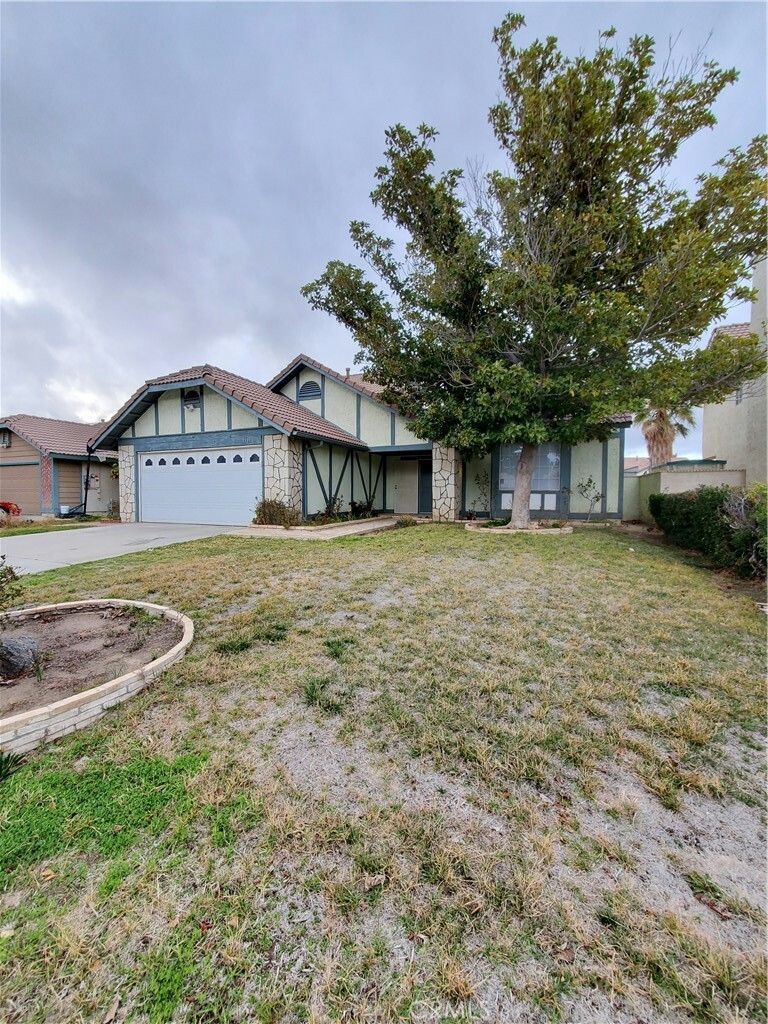 Property Photo:  1335 Berkshire Drive  CA 93551 