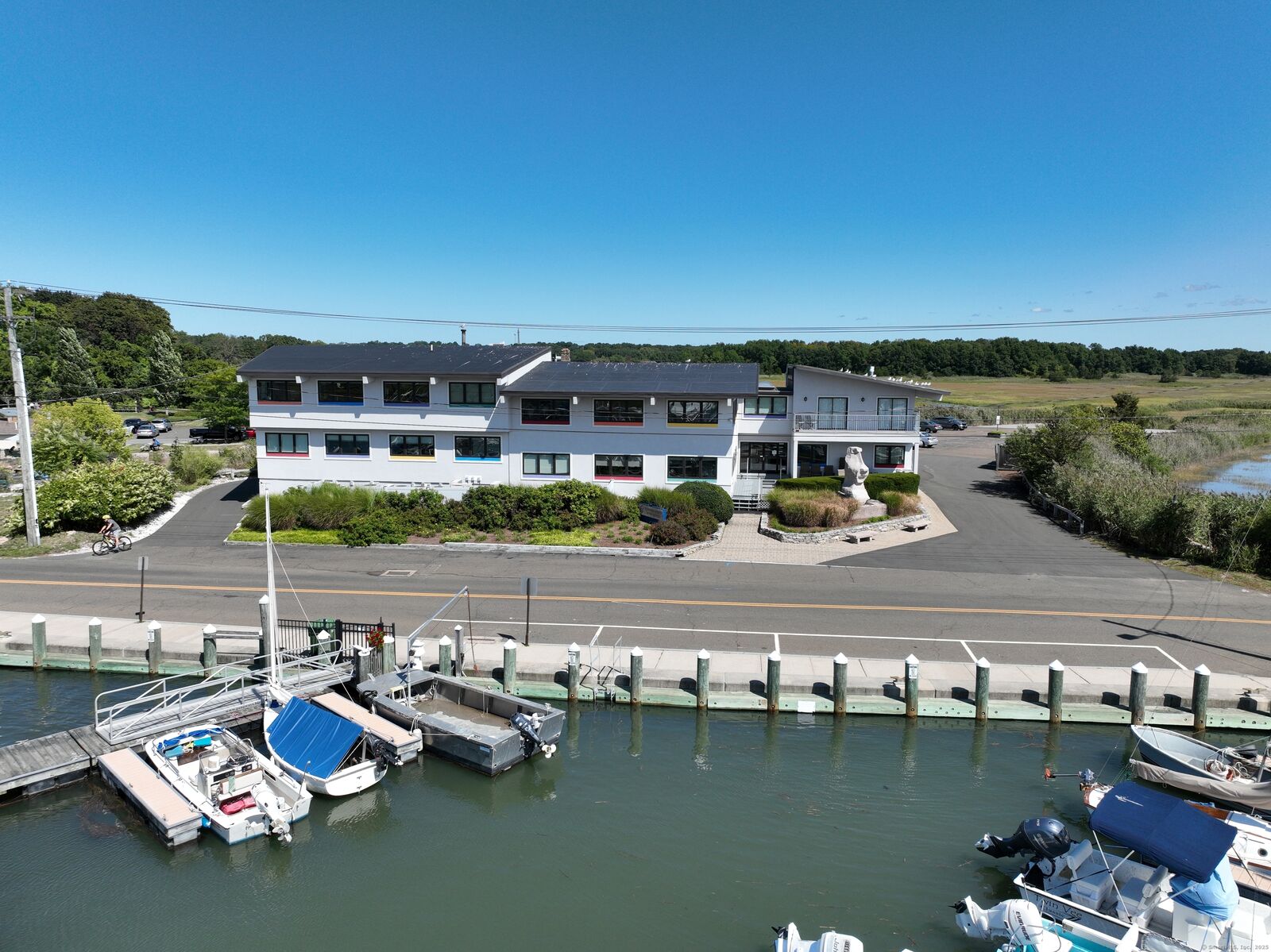 Property Photo:  530 Whitfield Street  CT 06437 
