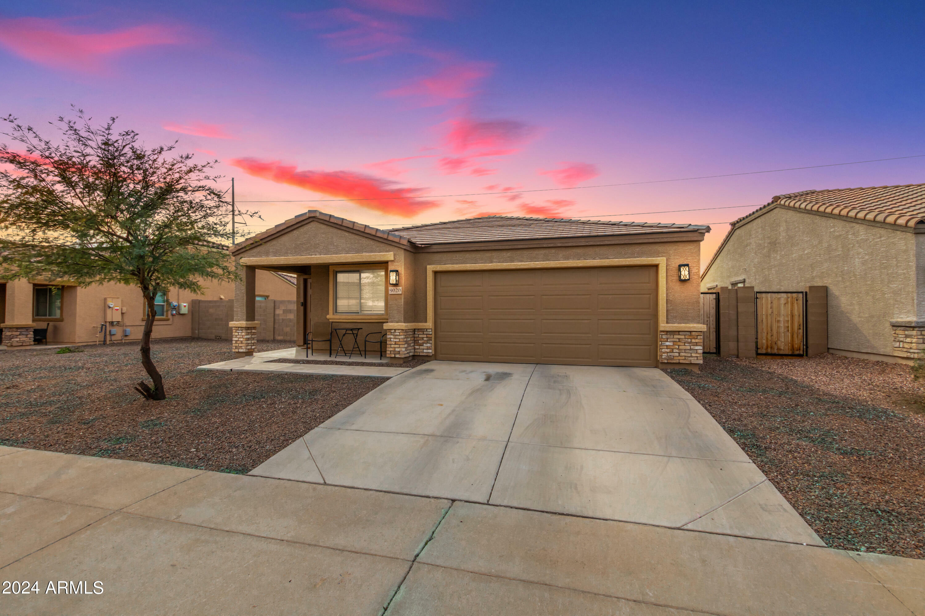 Property Photo:  9020 S 254th Drive  AZ 85326 