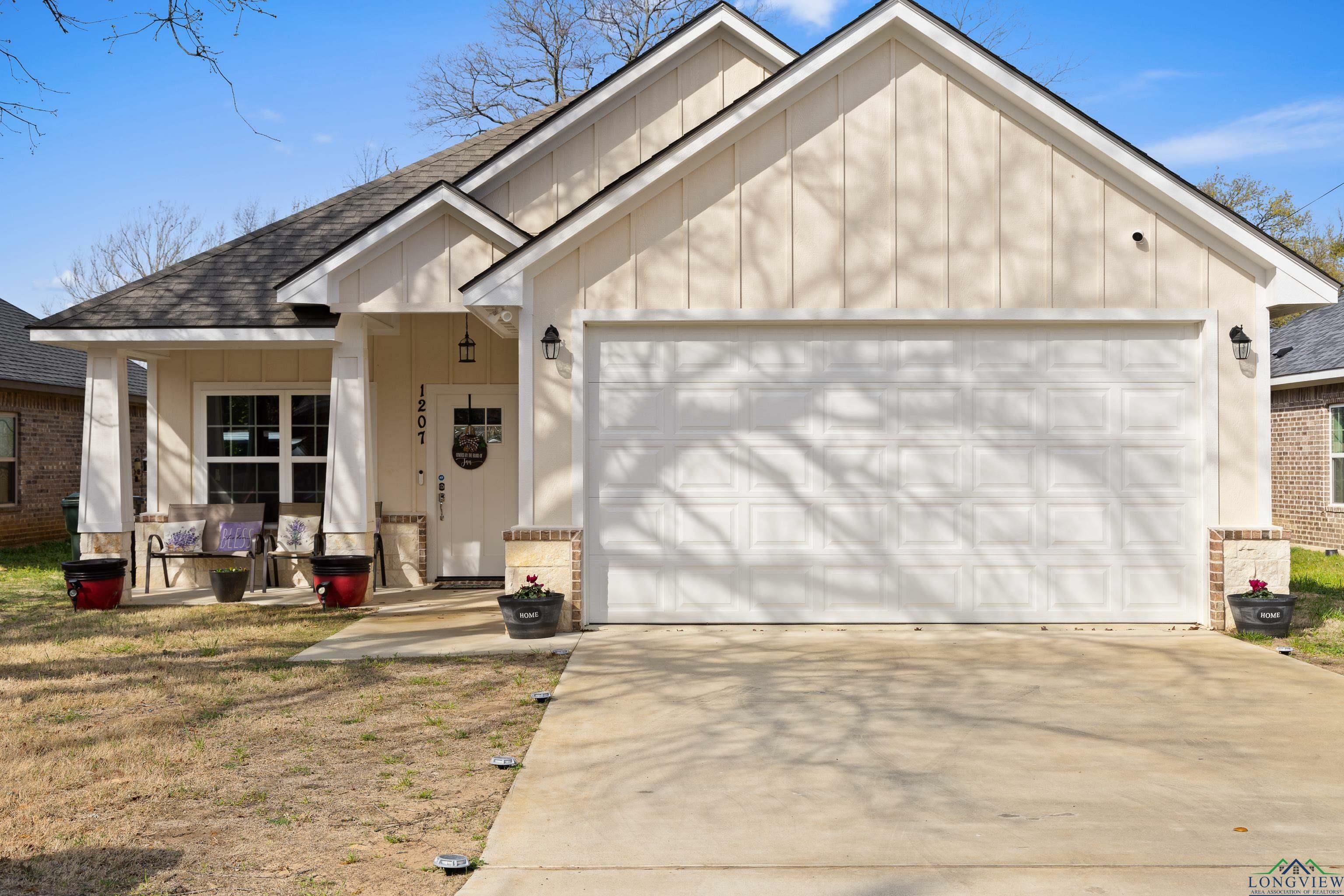 Property Photo:  1207 S Lenox St.  TX 75701 