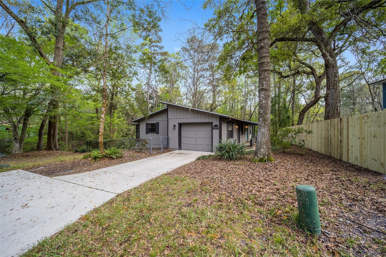 Property Photo:  3009 NW 39th Place  FL 32605 