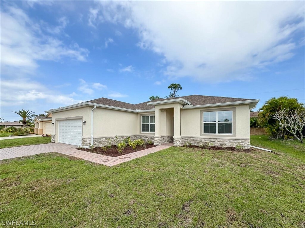 Property Photo:  913 SW 22nd Terrace  FL 33991 