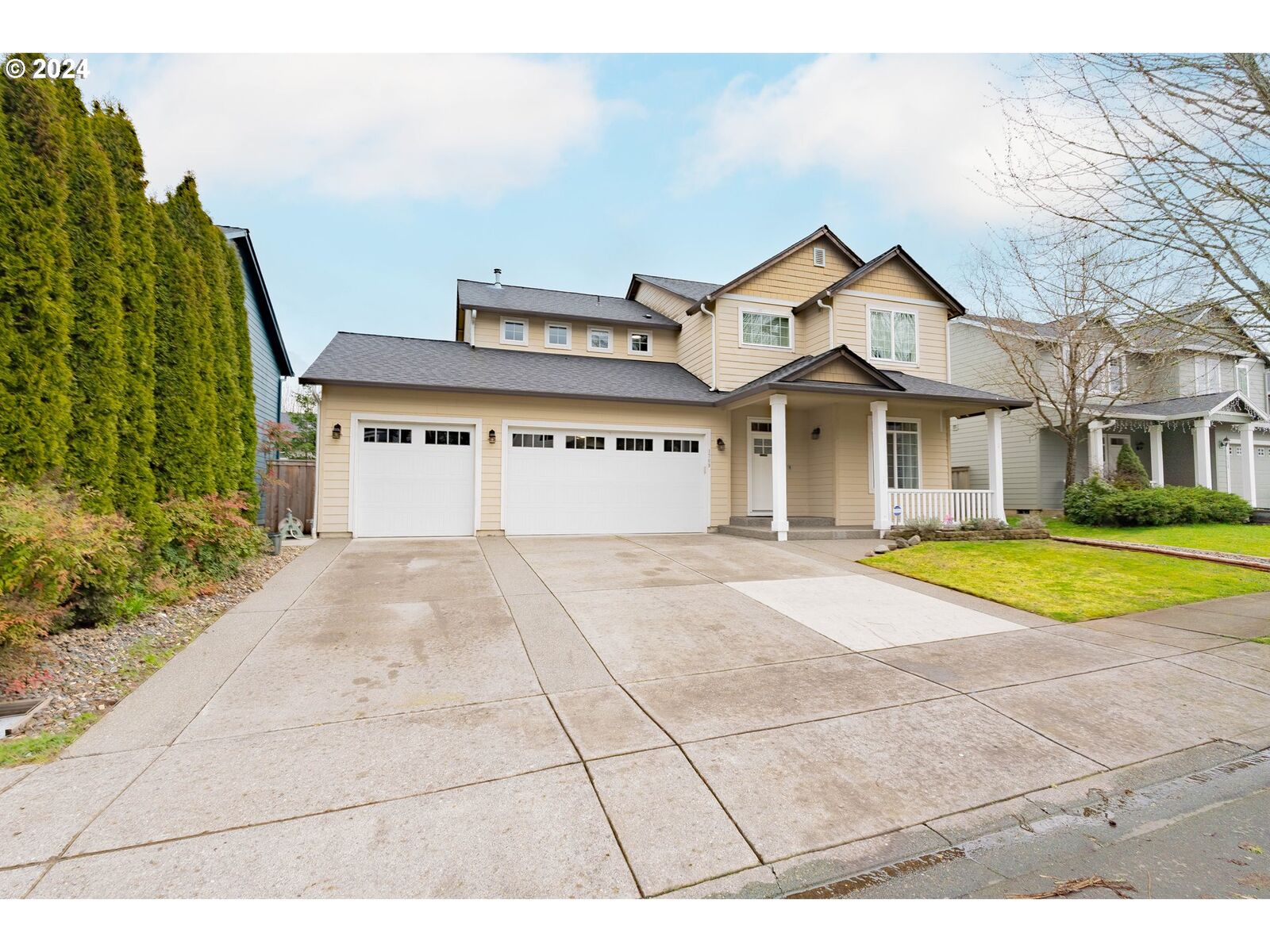 Property Photo: 1709 SE 3rd Ave WA 98604