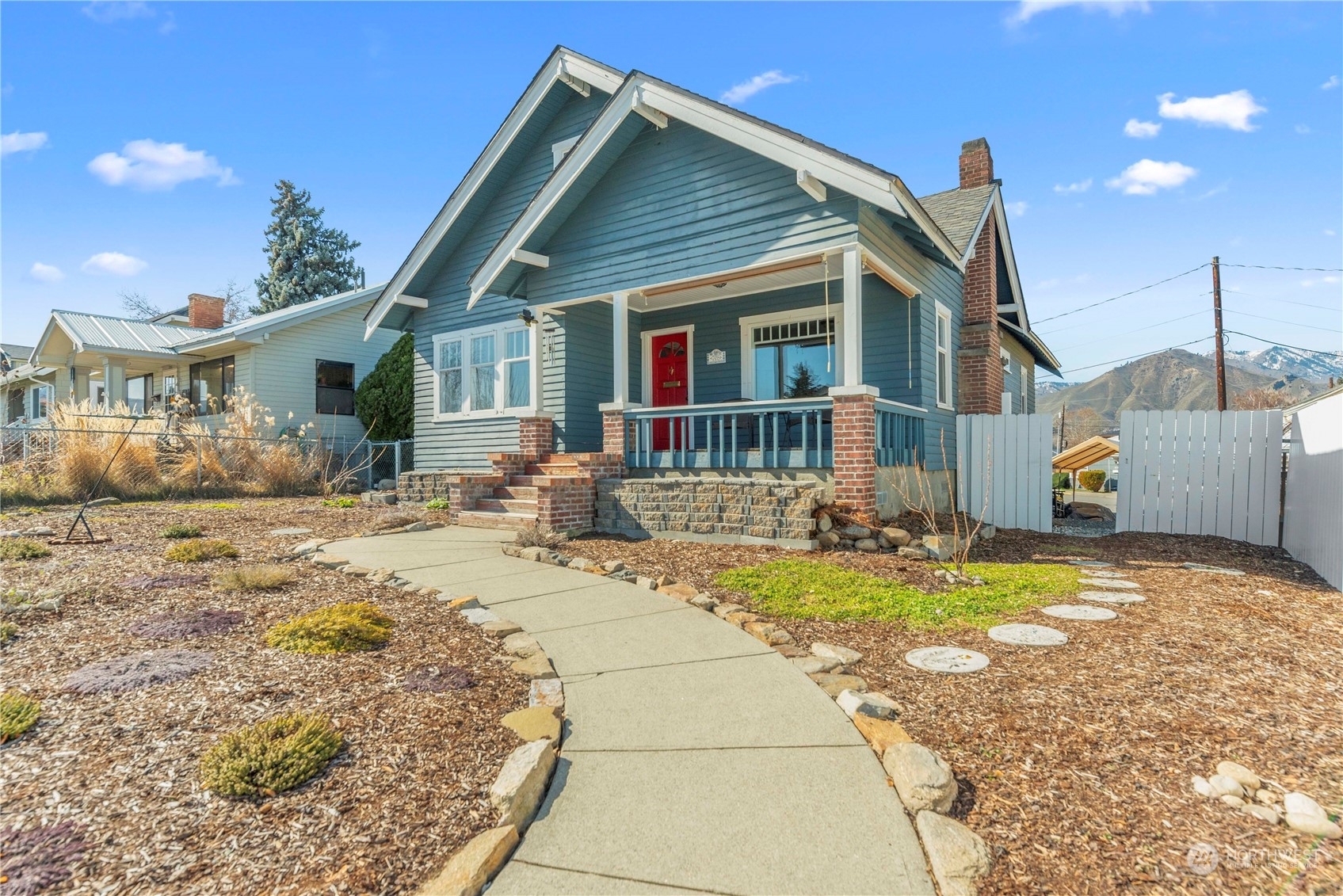 Property Photo:  708 Kittitas Street  WA 98801 