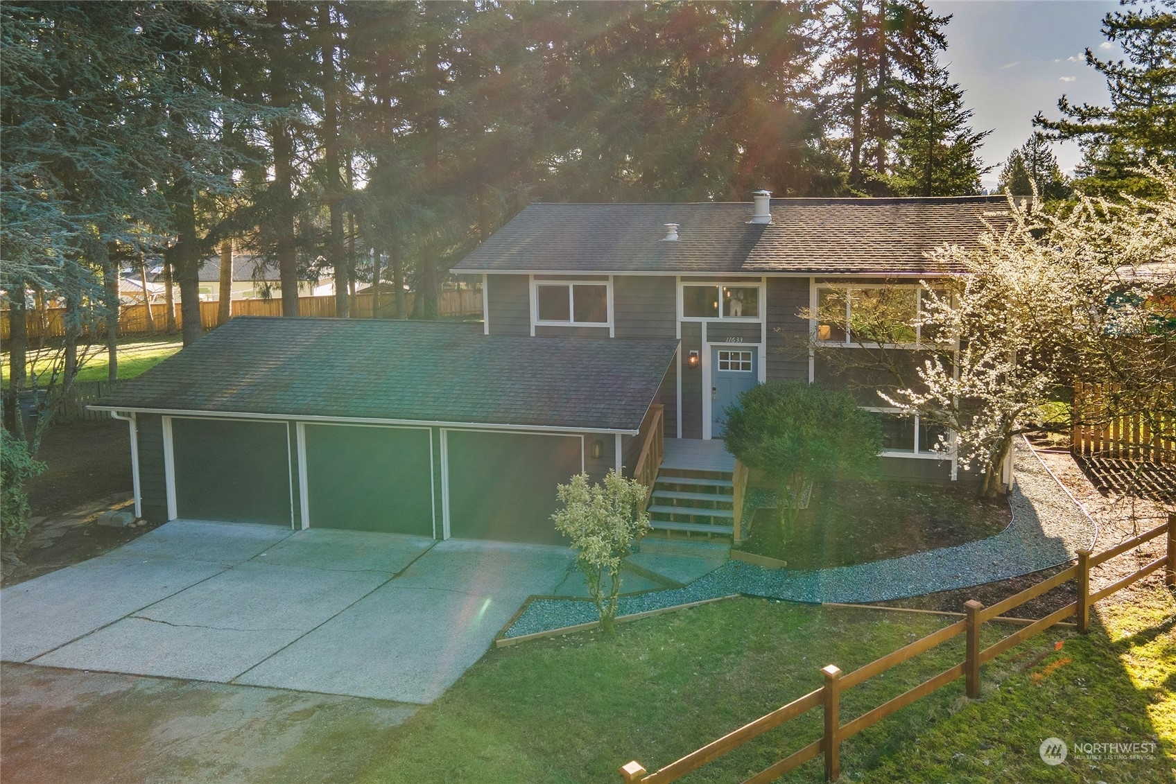 Property Photo:  11633 NE 140th St  WA 98034 