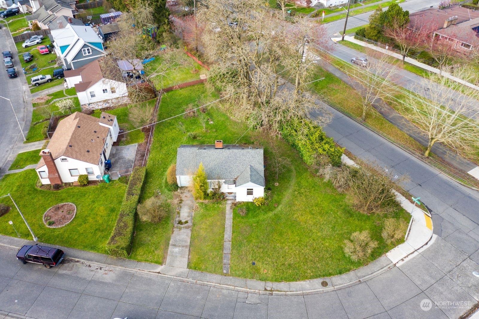 Property Photo:  2210 S Ferdinand St  WA 98108 