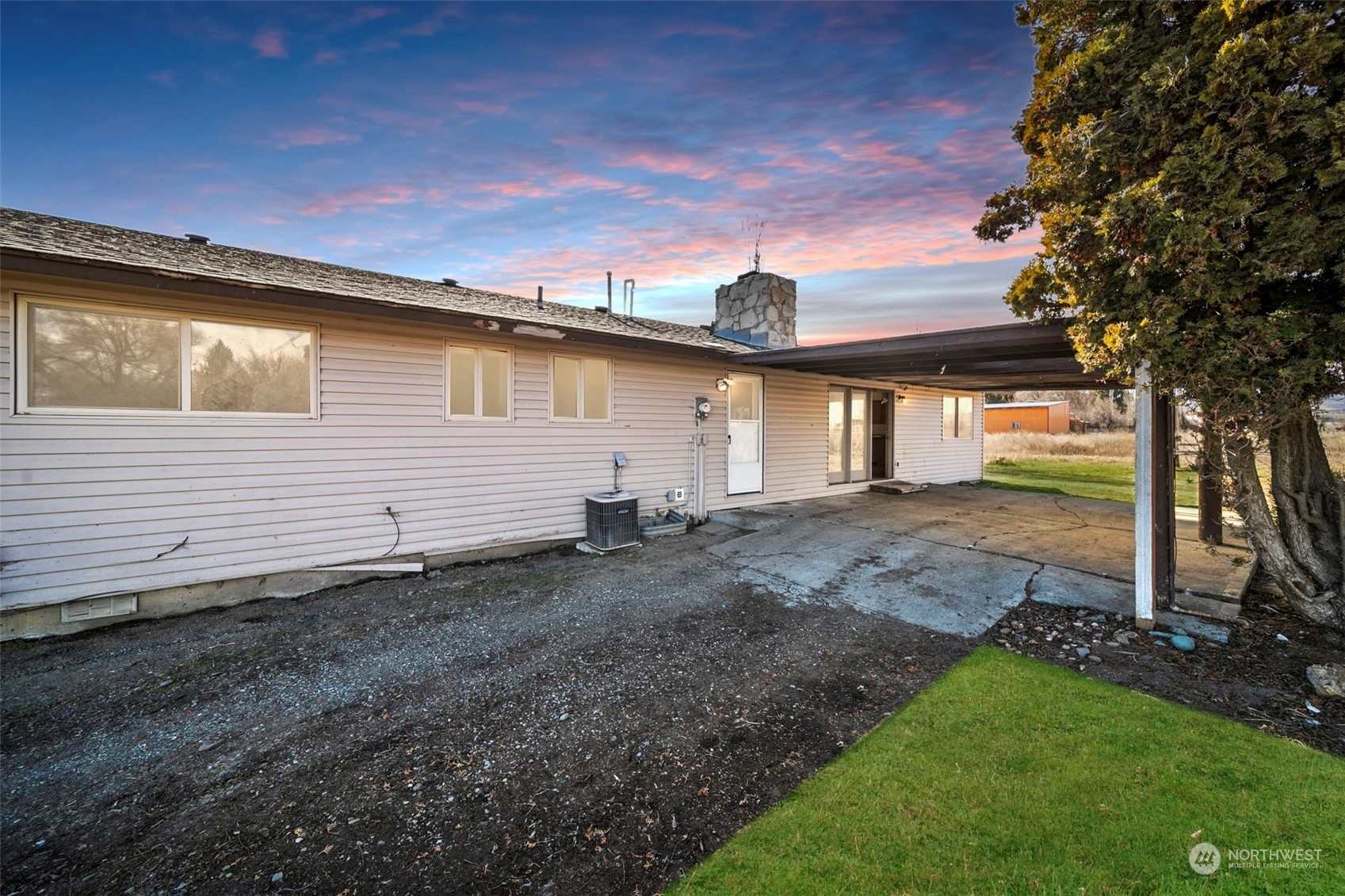 Property Photo:  411 Robinson Canyon Road  WA 98926 