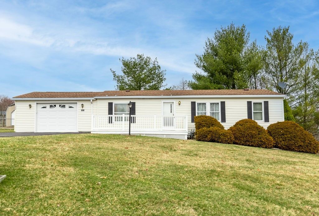 Property Photo:  1219 Dar-Ed Drive  PA 15501 