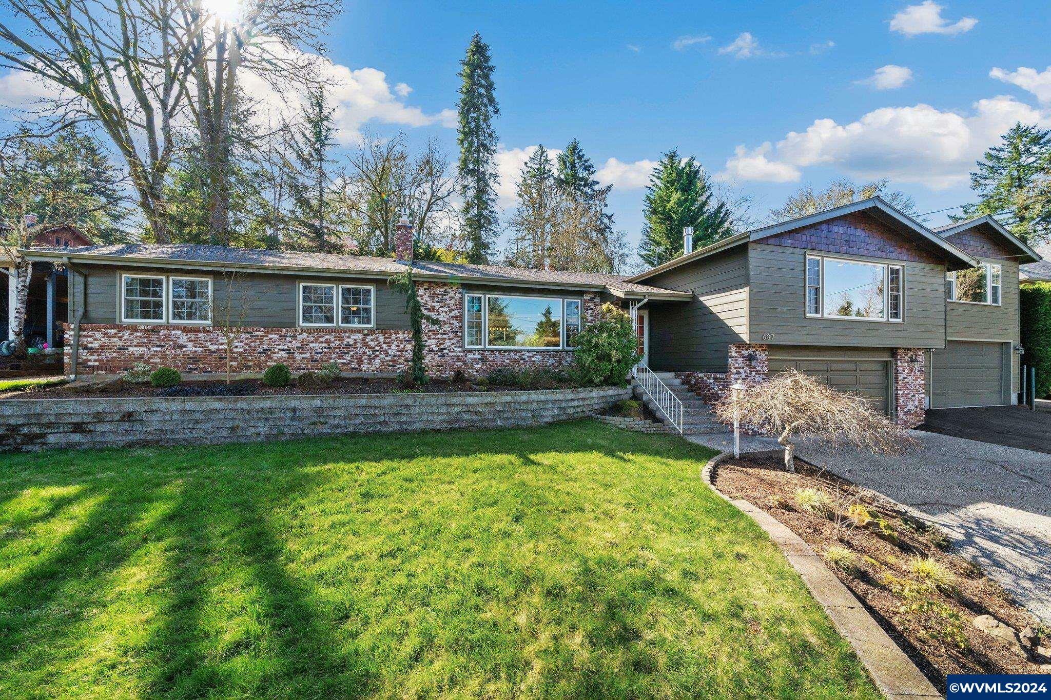 Property Photo:  687  Cascade Dr NW  OR 97304 