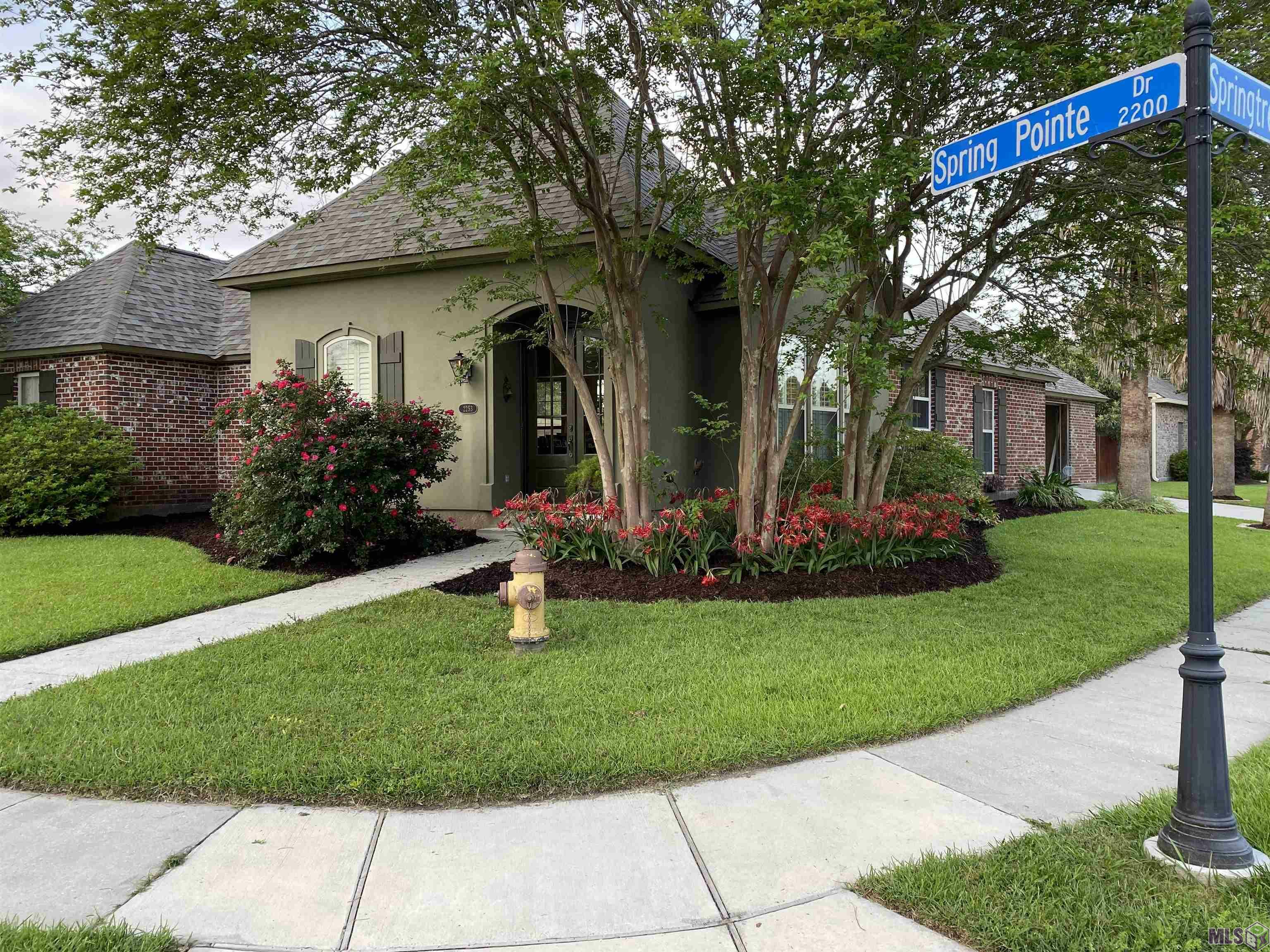 Property Photo:  2253 Spring Pointe Dr  LA 70810 