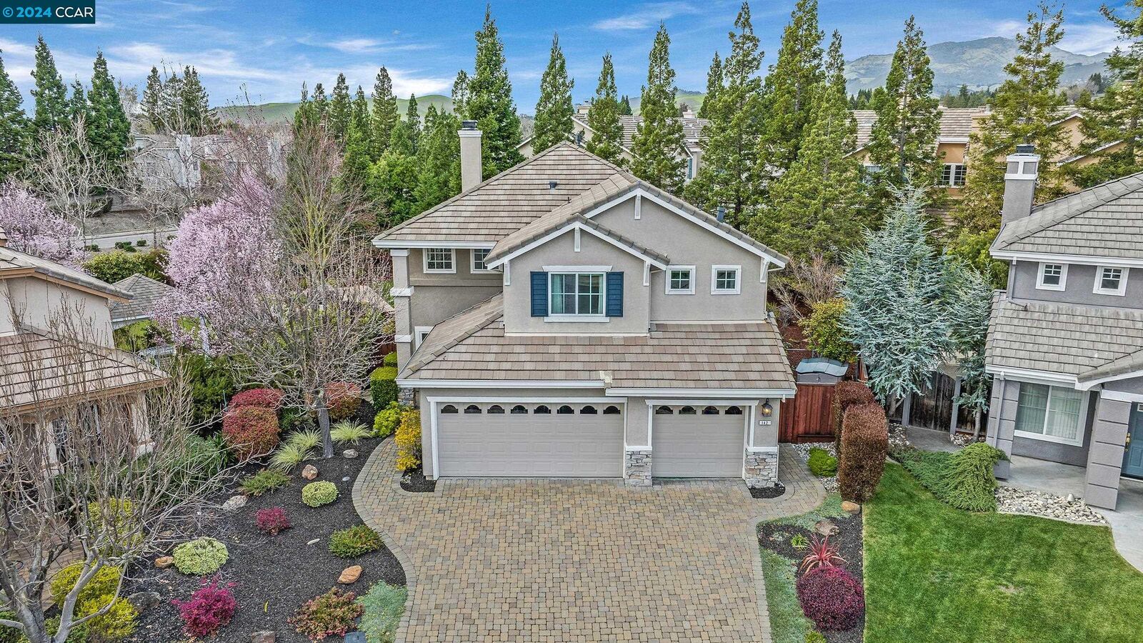 Property Photo: 142 Blackstone Dr CA 94506