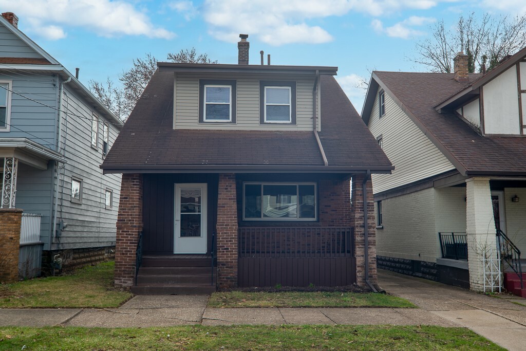 Property Photo:  319 E 33rd Street  PA 16504 