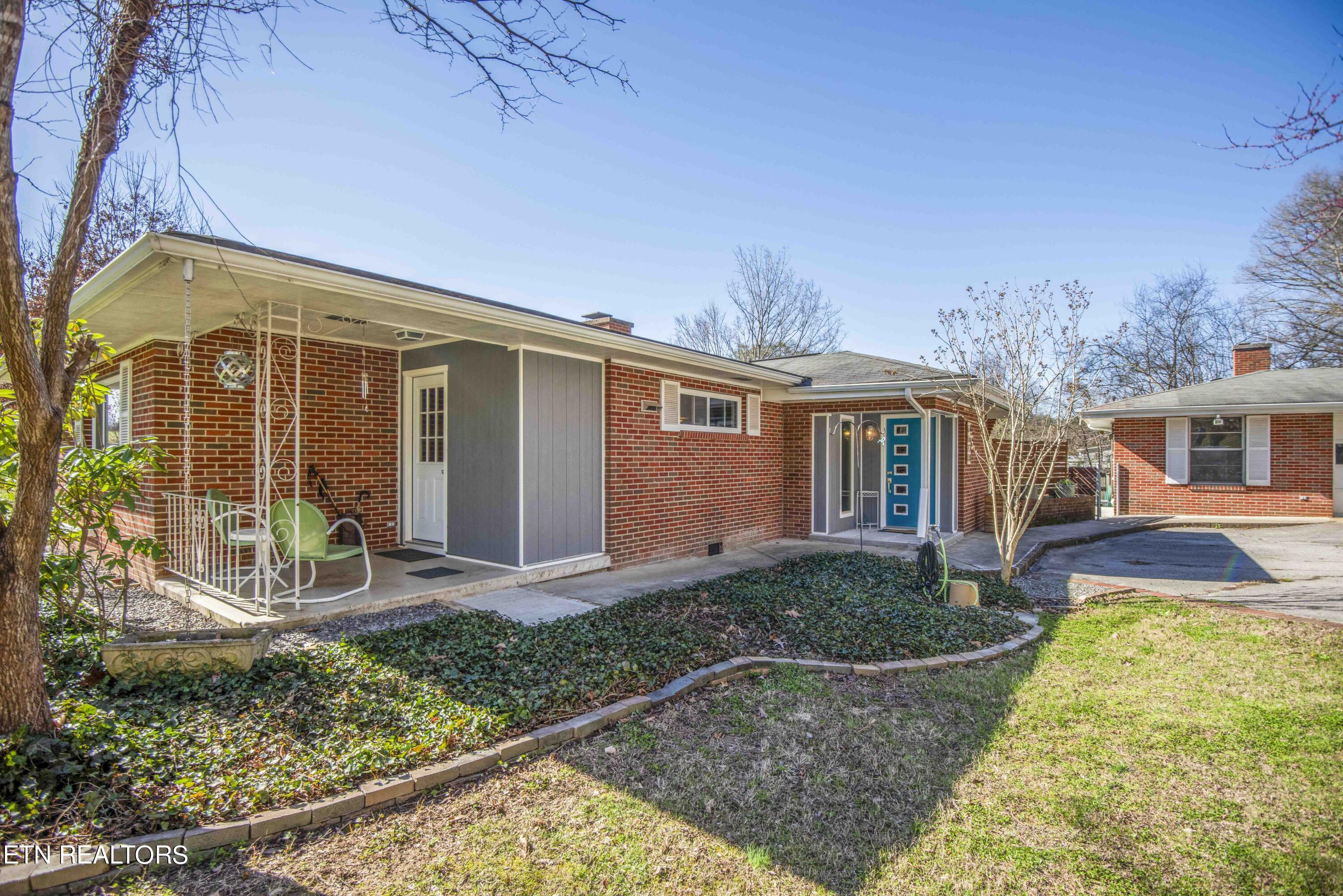 Property Photo: 6620 Pine Grove Rd TN 37914