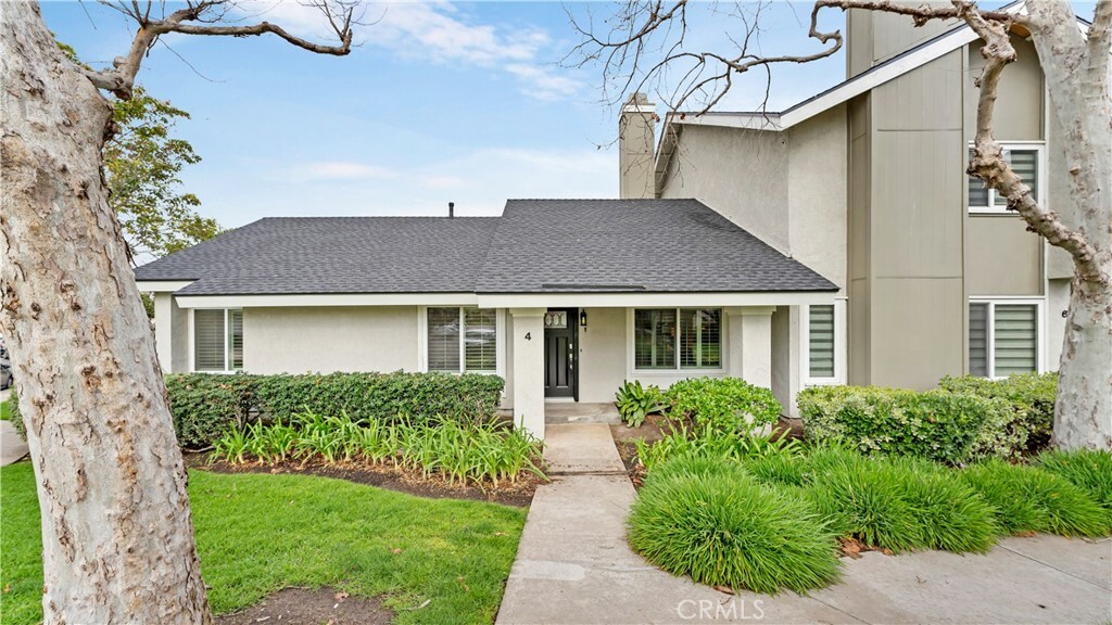 Property Photo: 4 Butterfield 2 CA 92604