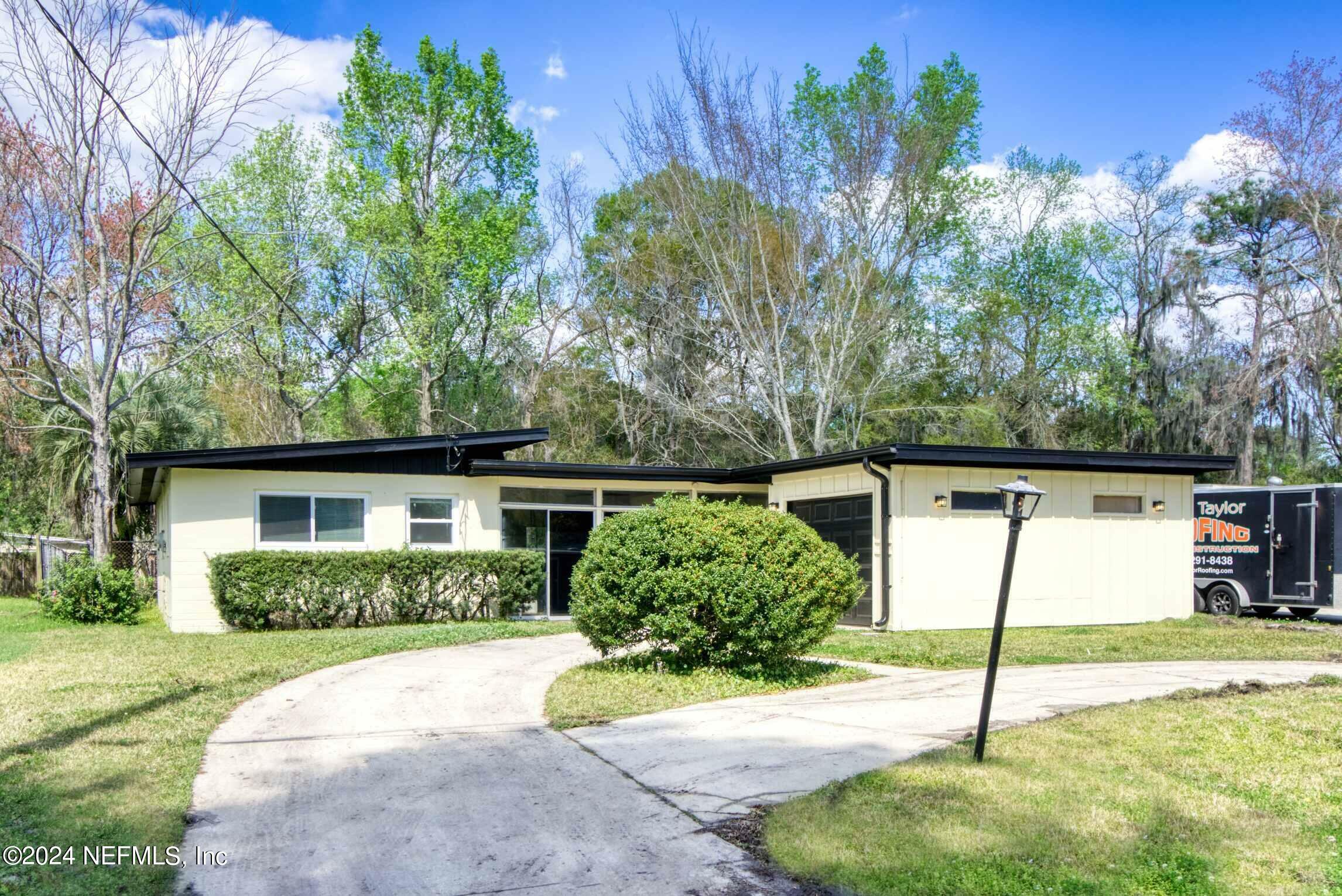 Property Photo:  7035 Bernay Avenue  FL 32205 