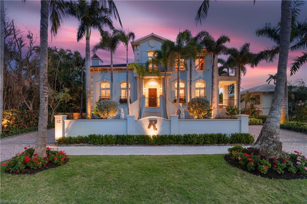 Property Photo:  40 5th Ave S  FL 34102 