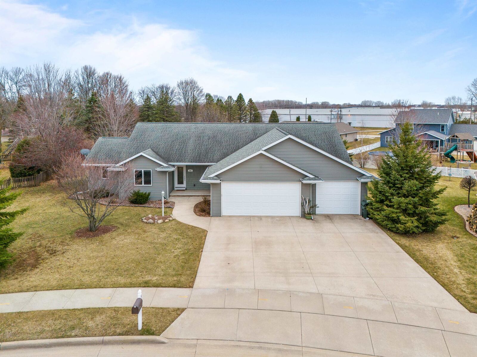 Property Photo:  620 Alyssa Street  WI 54130-1082 