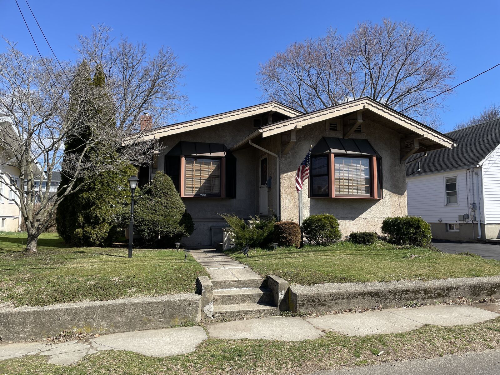 Property Photo:  633 Naugatuck Avenue  CT 06461 